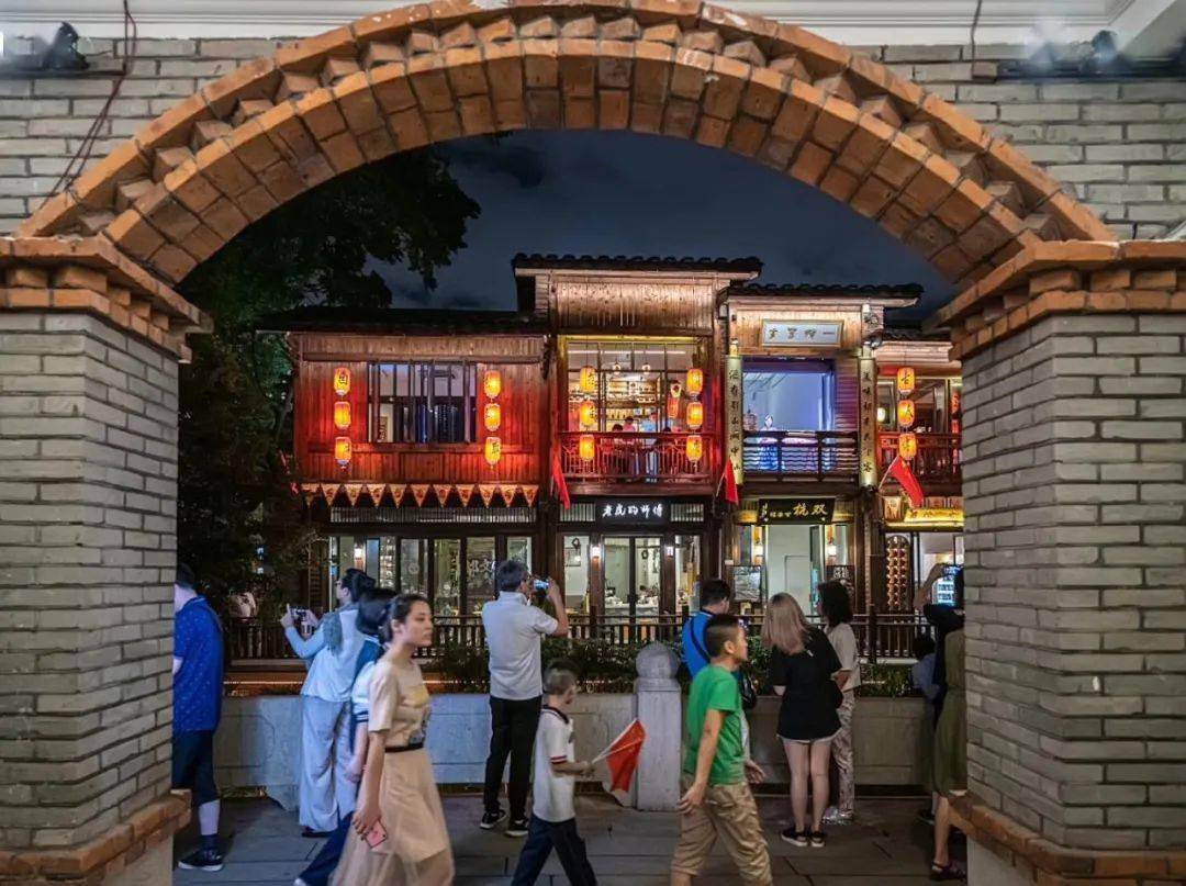 关于极限武术表演,古老技艺焕发新光彩的信息 关于极限武术表演,古老技艺焕发新光彩的信息