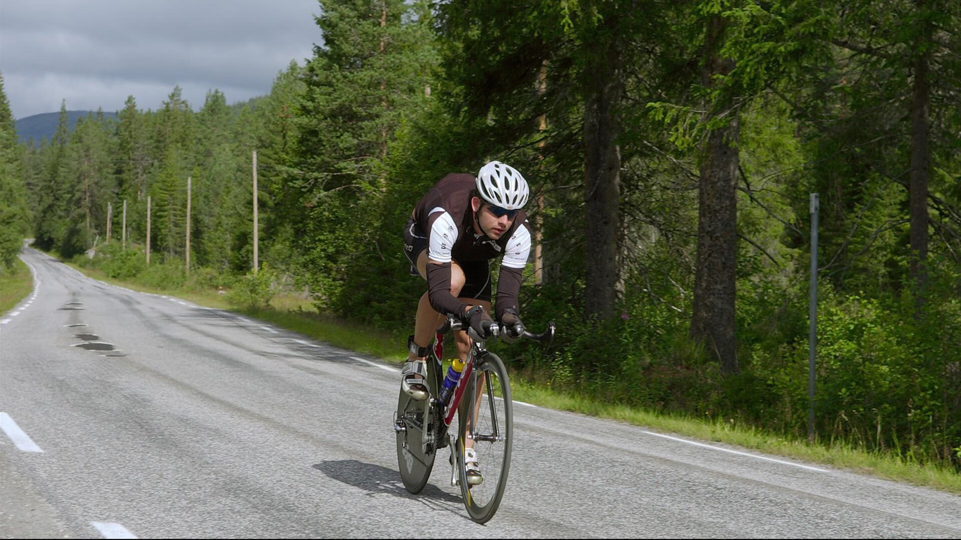布莱顿高压从中路渗透寻找破门机会,布莱顿视频