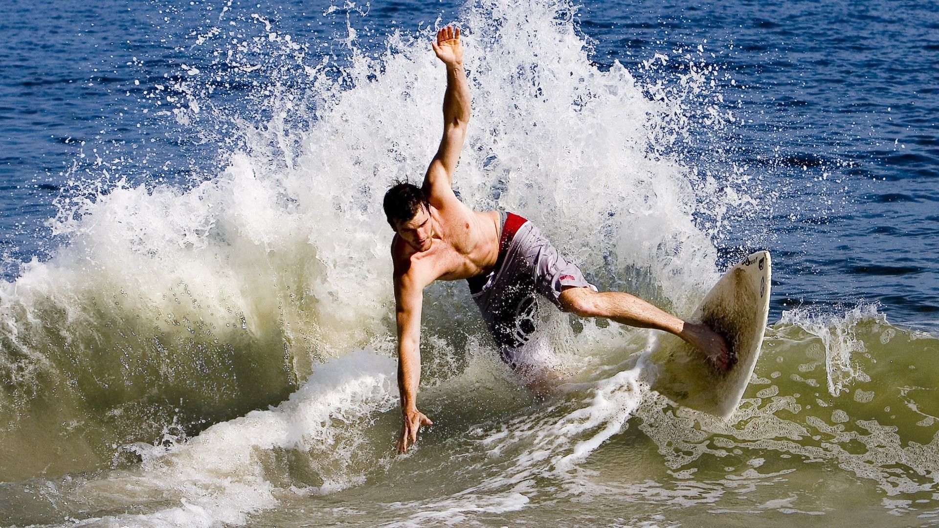 曼城前场多点开花打出进攻高潮,曼城主场the king